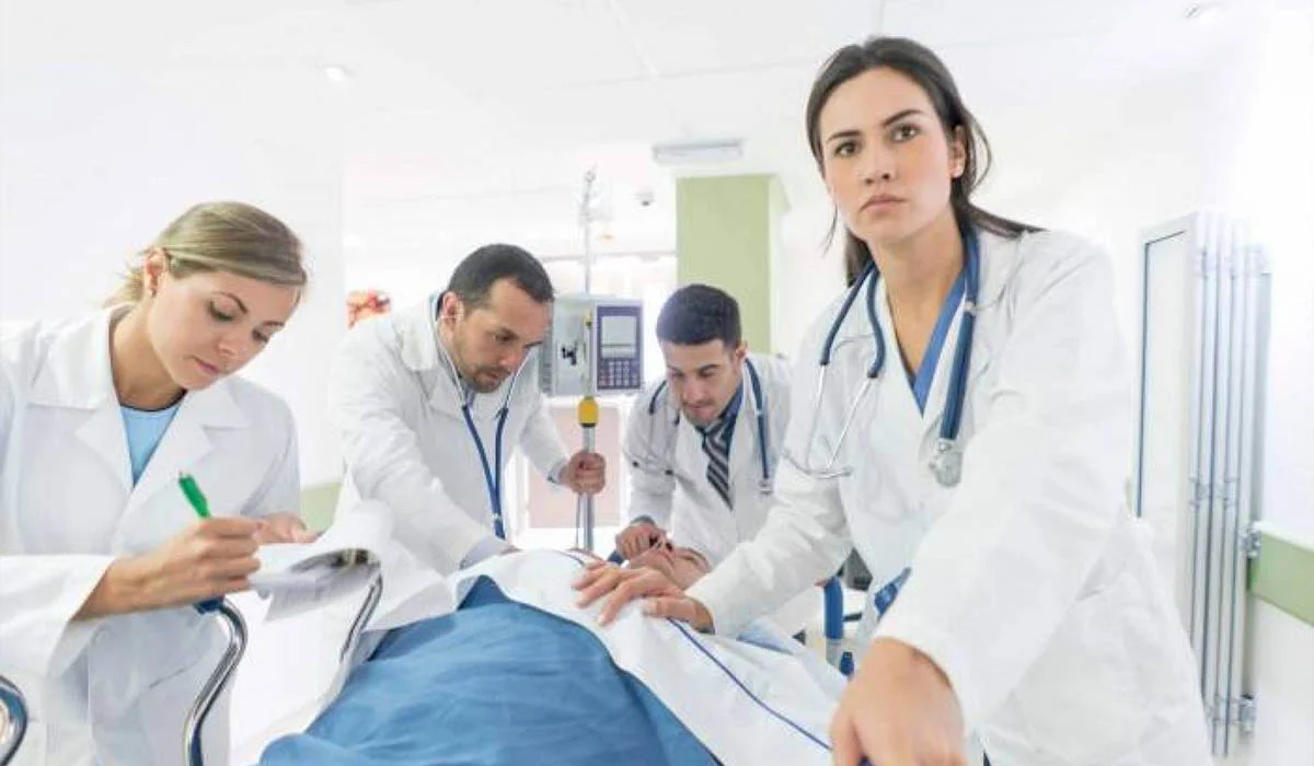 اخصائي طب طوارئ اخصائي طب طوارئ